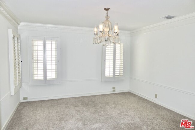 Building Photo - 210 S Spalding Dr