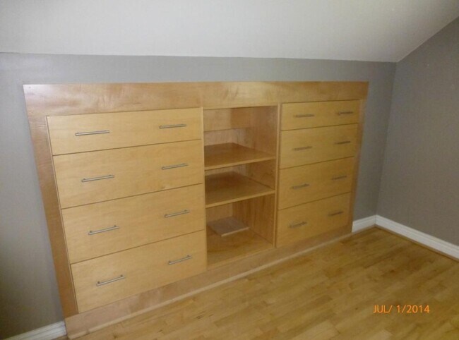 Building Photo - 1409 Gardenia Ave