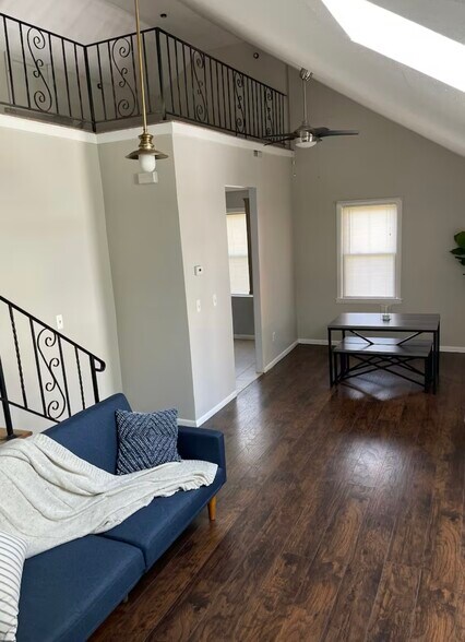 Building Photo - 4312 Clinton Ave