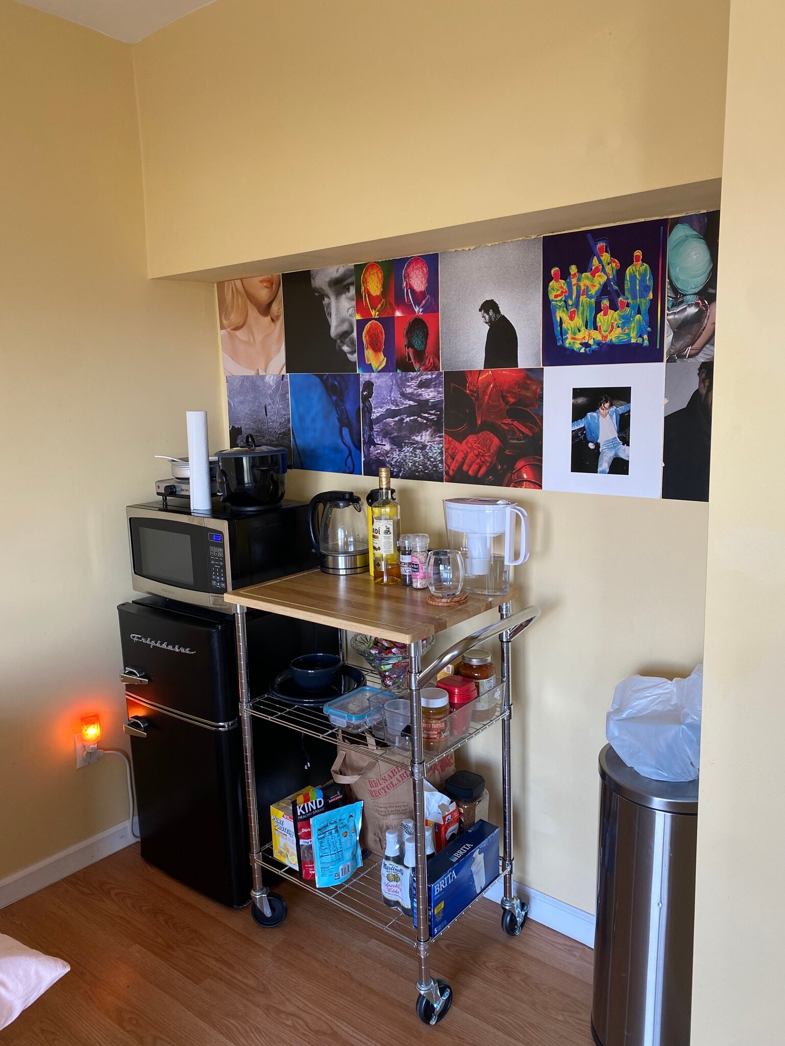 Building Photo - 1350 Stradella Rd