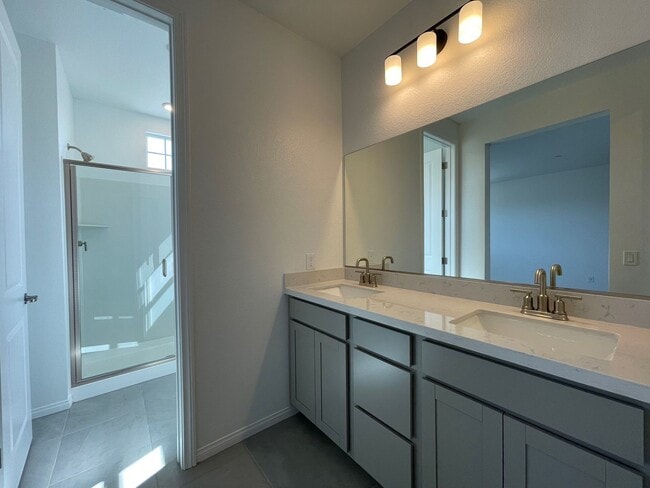 Building Photo - 3 BED 2.5 BATH 2 CAR GARAGE TOWNHOME FOR RENT IN CADENCE MASTER PLANNED COMMUNITY