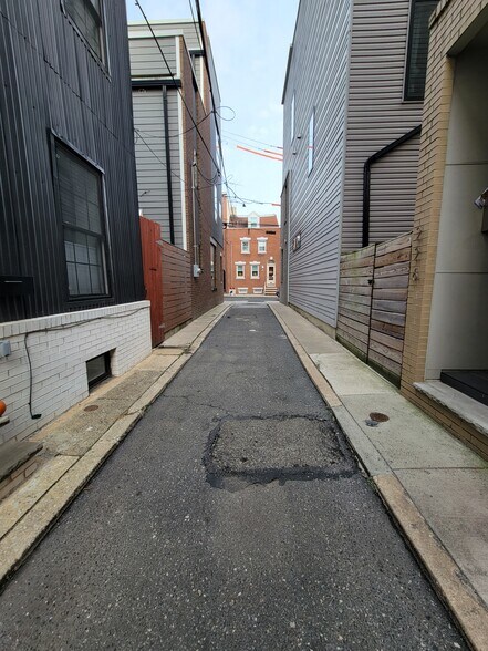 Building Photo - 223 Mercer St