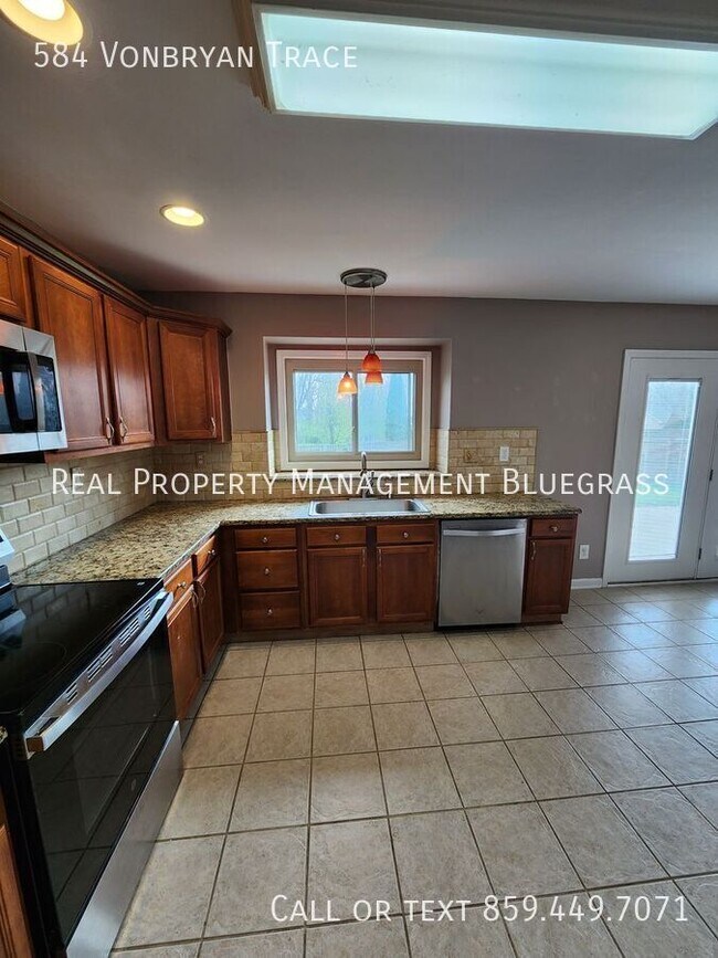 Building Photo - 584 Vonbryan Trace