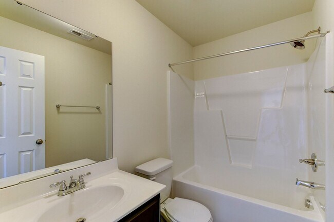 Building Photo - Two Story Townhome! Just a Short Walk to Campbell's Campus!
