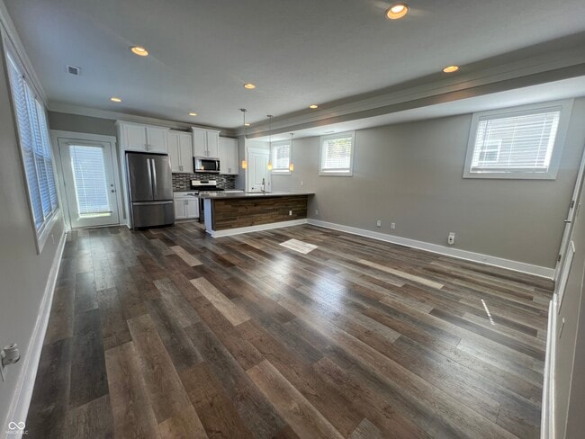 Building Photo - 4077 Rookwood Ave