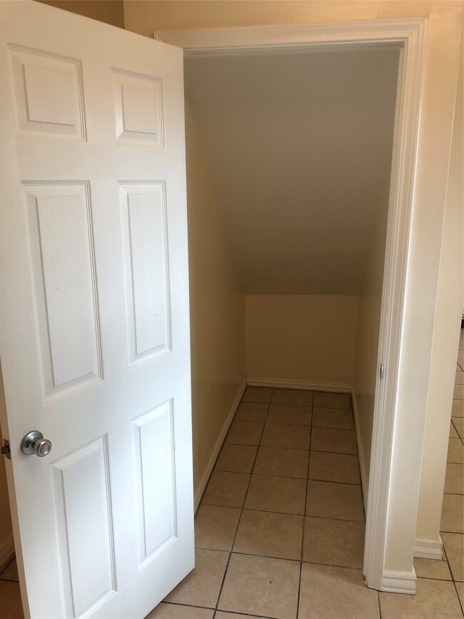 Building Photo - 4927 Leeland St