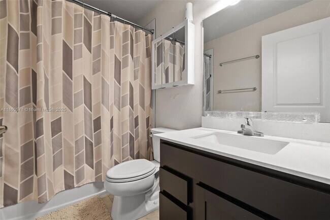 Building Photo - 610 NW 11th Ave