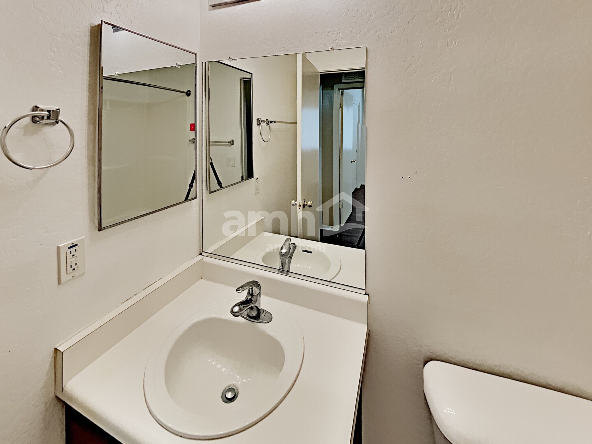 Building Photo - 5882 S 237th Ln