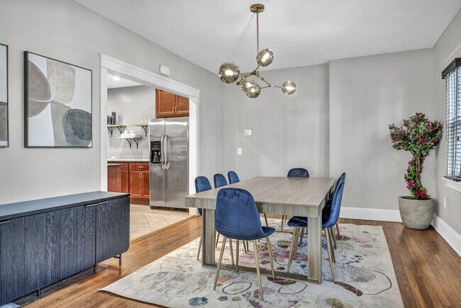 Building Photo - 1501 E 105th St