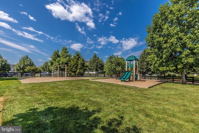 Building Photo - 3635 Stone Barn Dr