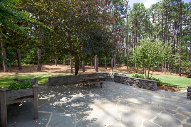 Building Photo - Stunning home in Weymouth Woods Southern P...