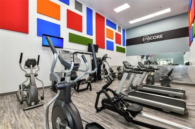 Building Photo - 670 Thornton Rd