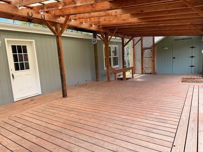 Building Photo - 3-Bedroom 2-Bathroom Home built in 2025