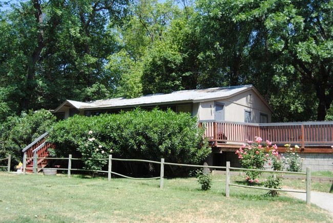 Building Photo - Tehama Vina Rd