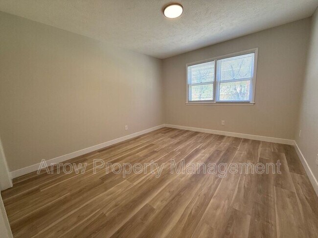 Building Photo - 2206 K St