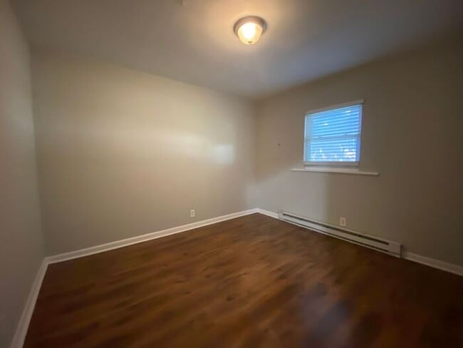 Building Photo - Lovely 2 Bed Duplex by Fisk - 5 Min From Downtown