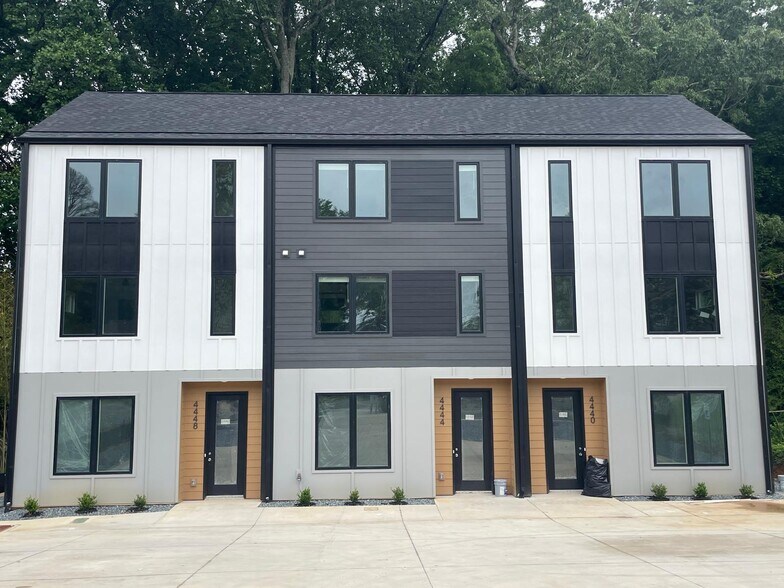 Building Photo - 4444 W Tyvola Rd