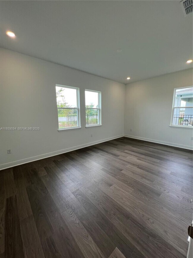 Building Photo - 10100 Ballast Dr