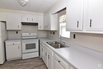 Building Photo - Spacious & Updated Double-Wide Home on a L...