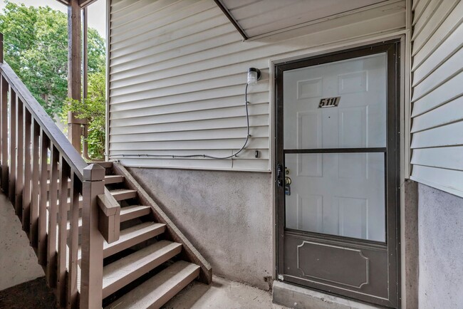 Building Photo - Remodeled 1 bed 1 bath condo for rent at V...