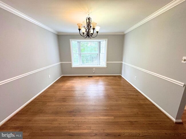 Building Photo - 3063 Schubert Dr