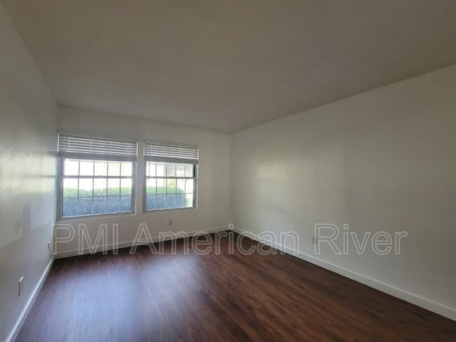 Building Photo - 8629 La Riviera Dr