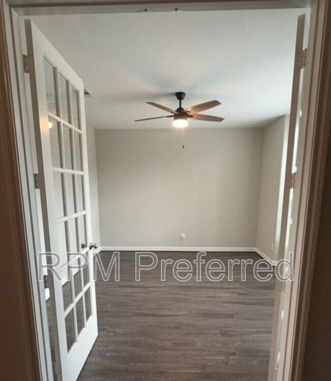 Building Photo - 14615 Birchwood Falls Trail