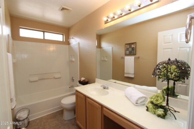 Building Photo - 45059 Paraiso Ln