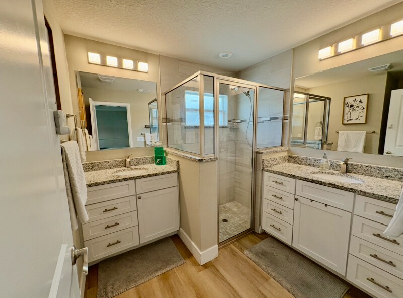 Building Photo - 1084 E Pierce Ave