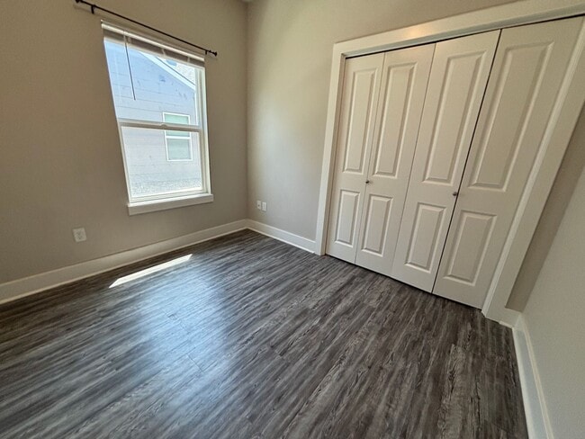 Building Photo - Spacious 3BR Home with Granite Kitchen & Covered Patio Near 53rd & Meridian