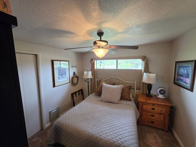 Building Photo - 5675 E Burris Ln