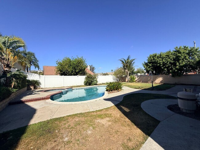 Building Photo - Stunning 5-Bedroom Pool Home in Corona is now available for rent