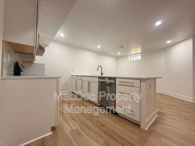 Building Photo - 10402 Laurel Ridge Way