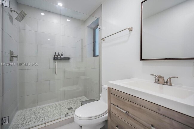 Building Photo - 870 NE 82nd St