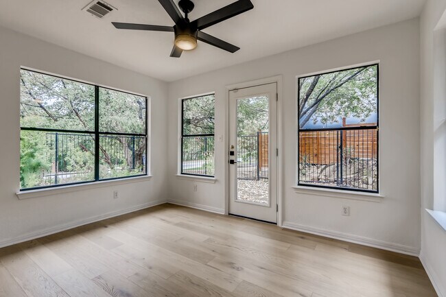 Building Photo - 107 Long Wood Ave