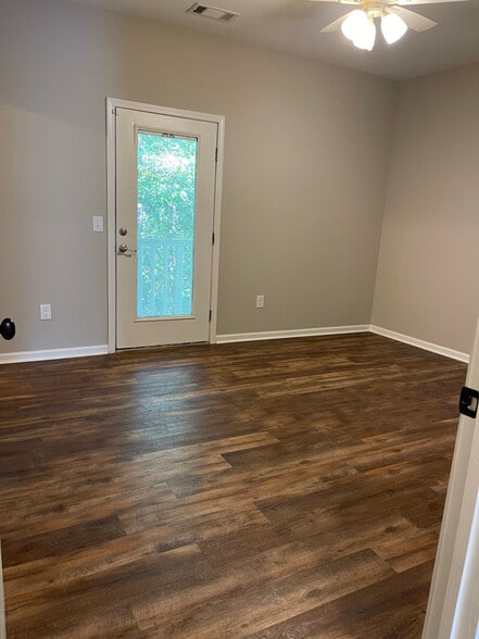 Building Photo - 8082 Veterans Pkwy