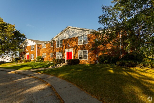 Foxwood Hills - Foxwood Hills Apartments