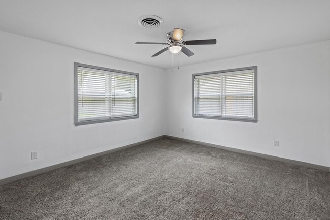 Building Photo - 503 Hickok St