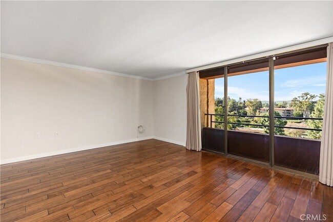 Building Photo - 24055 Paseo Del Lago W