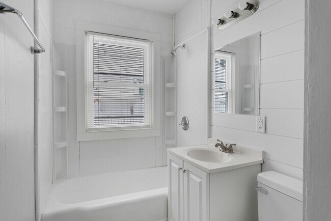 Building Photo - Completely Refreshed!