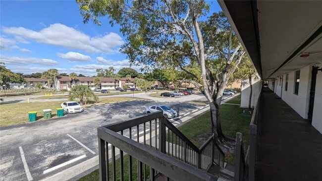 Building Photo - 6001 Shaker Wood Cir