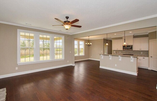 Building Photo - 1715 Davenport Dr