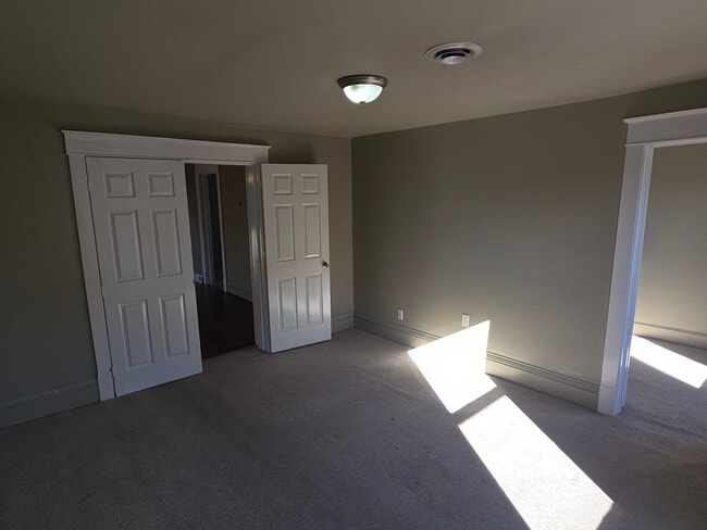 Building Photo - 1214 Hamilton St