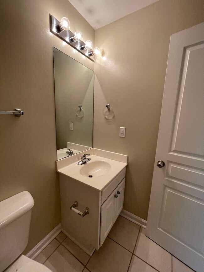 Building Photo - 07-204 Fattouh