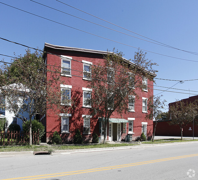 Building Photo - 182 Canal St