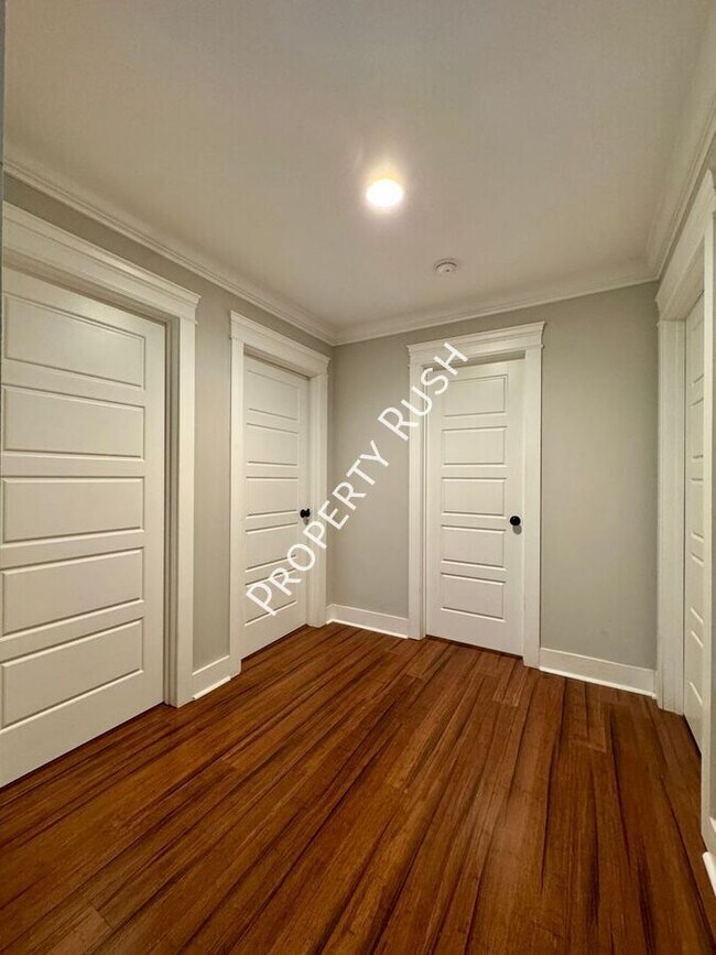 Building Photo - 6477 Olin Ln