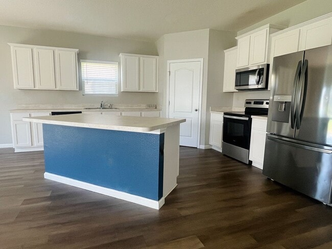 Building Photo - 131 Ashwood Cir