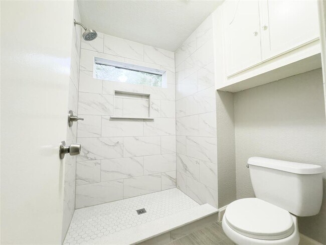 Building Photo - 6507 Desert Rose Ln