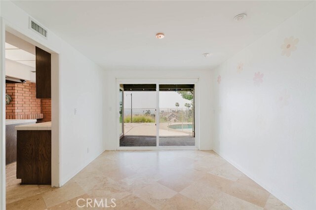 Building Photo - 906 Whitehaven Terrace