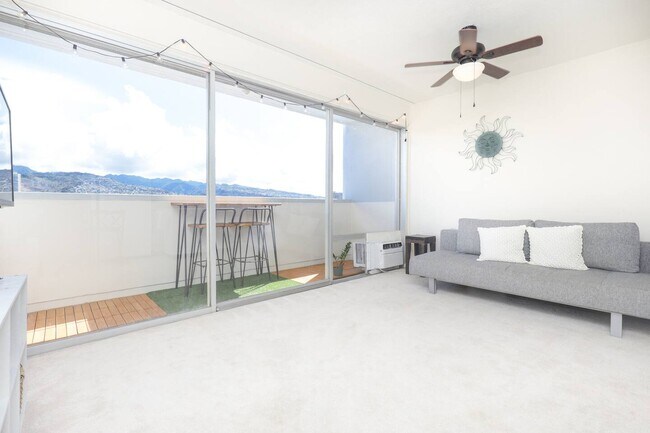 Building Photo - 2281 Ala Wai Blvd